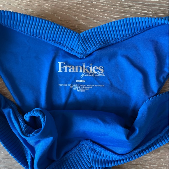 Frankie’s bikinis set - Picture 5 of 5